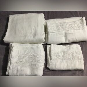Home Trends Elegant King White Lace Trimmed Sheet Set. Gently Used.